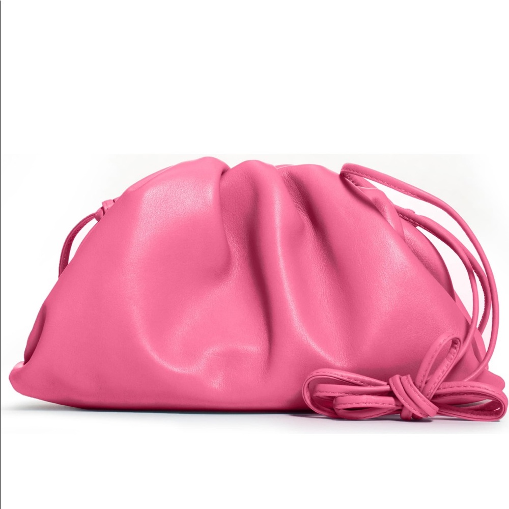 🌺SOLD 🌺Bottega Veneta Leather clutch